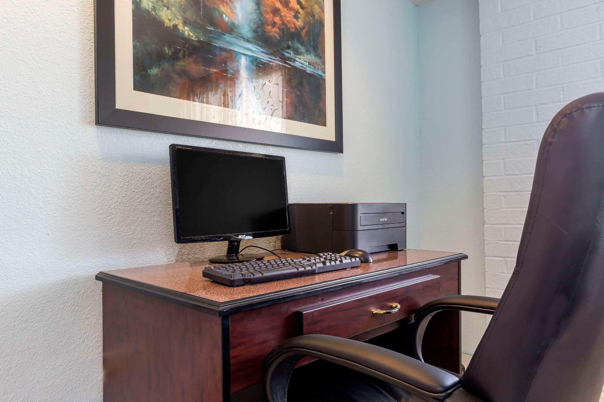 Quality Inn Sycamore - Dekalb Luaran gambar